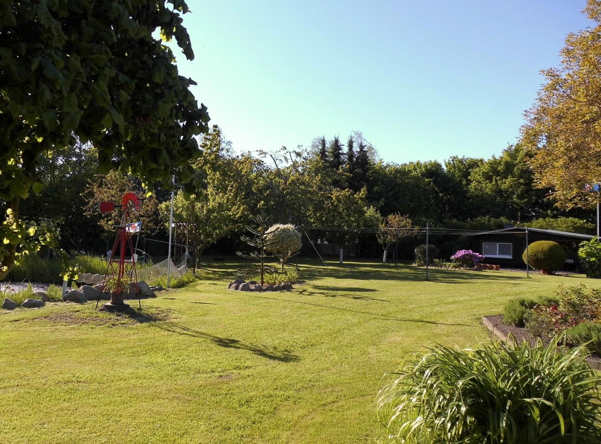 Bungalow Und Ferienwohnung Auf Ruegen Kluis Exteriér fotografie