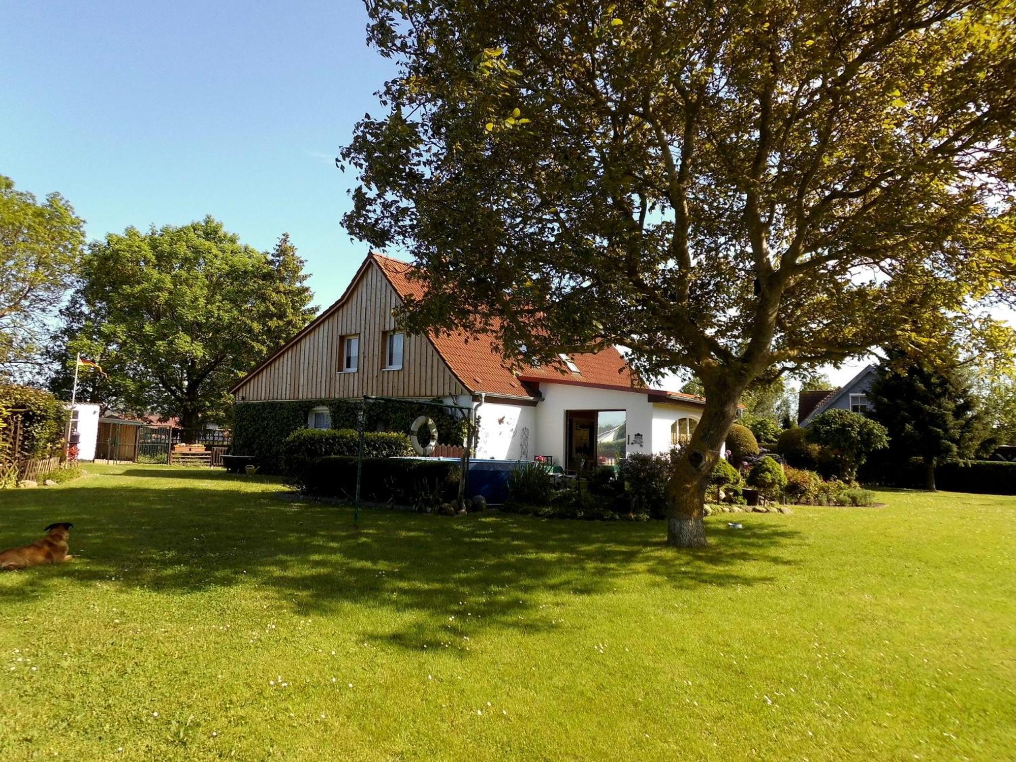 Bungalow Und Ferienwohnung Auf Ruegen Kluis Exteriér fotografie