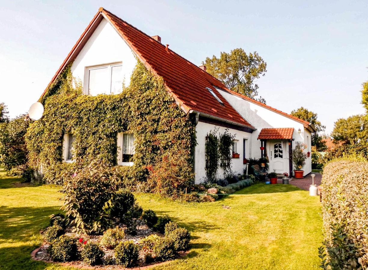 Bungalow Und Ferienwohnung Auf Ruegen Kluis Exteriér fotografie